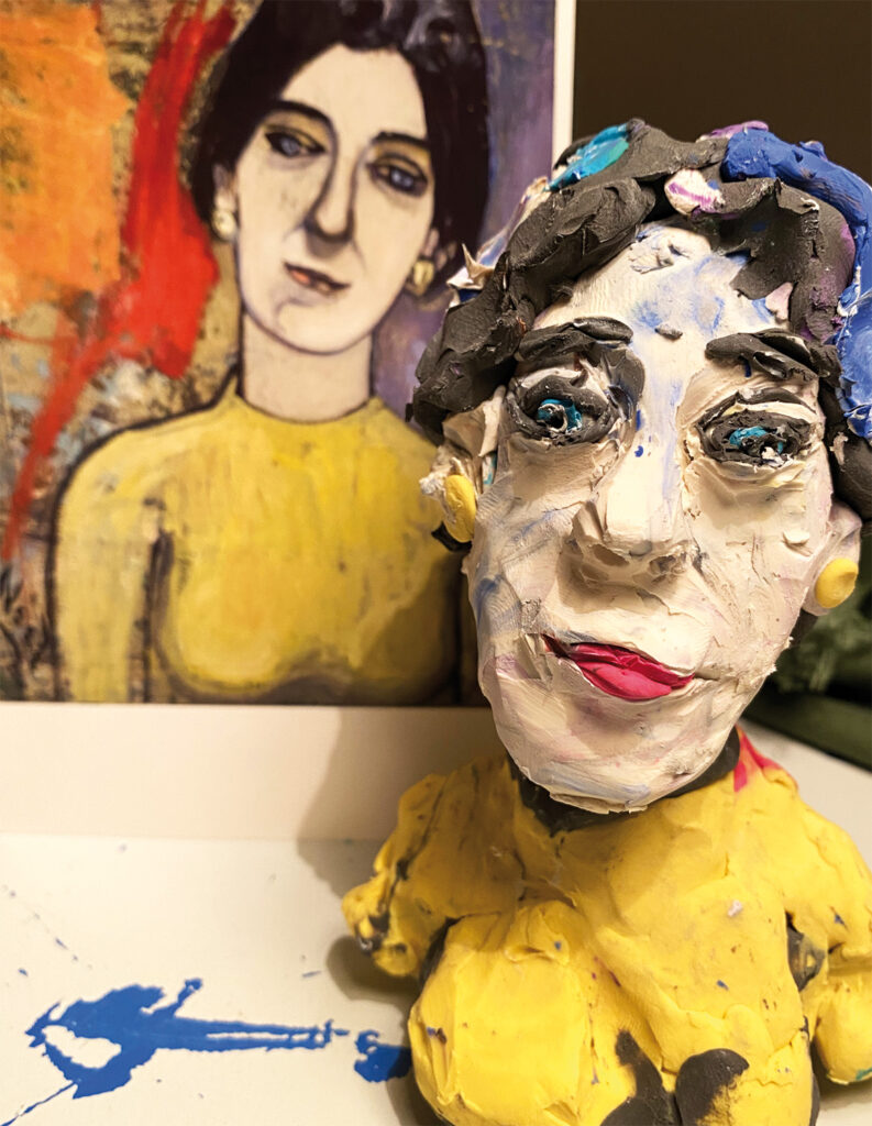 KATHARINA NEUBERT, Knetefigur, 2022, 14 cm x 5 cm x 6 cm (Postkarte, Alice Neel, Dore Ashton, 1952) #playdoughartproject